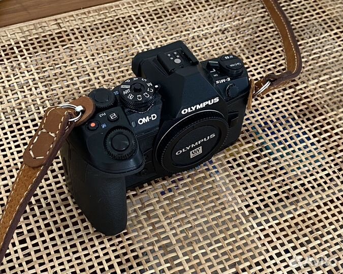 Беззеркальный фотоаппарат Olimpus OMD-EM 1 mark II