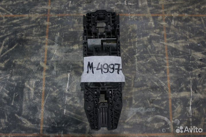 Кронштейн ручки двери задней -Volkswagen Tiguan