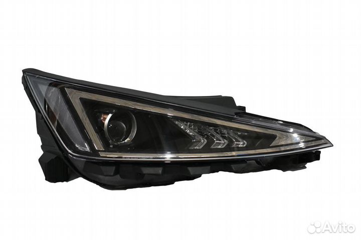 Фара правая Hyundai Elantra 6 AD рестайлинг