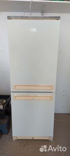 Холодильник двухкамерный бу stinol