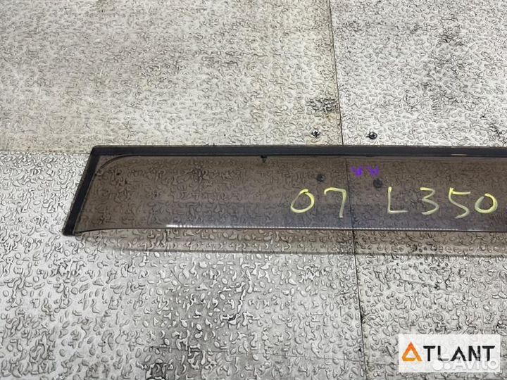 Ветровик задний правый daihatsu tanto