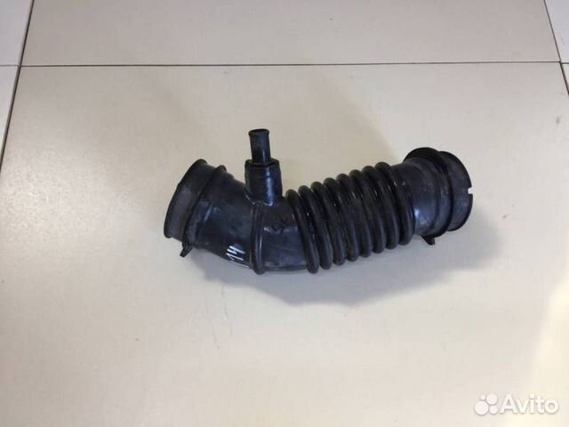 Патрубок воздушного фильтра Toyota Corolla E150 20