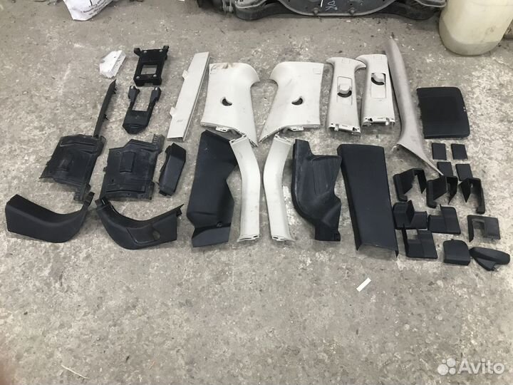 Пластик салона Land Rover Freelander 2