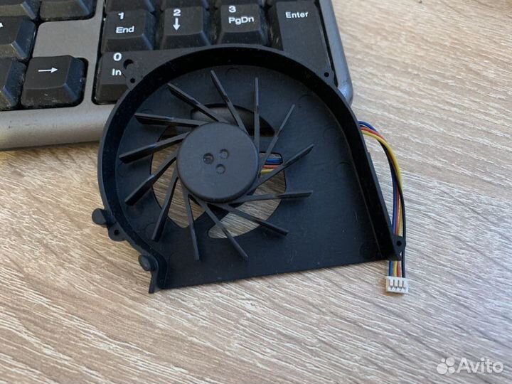 Кулер для ноутбука HP новый