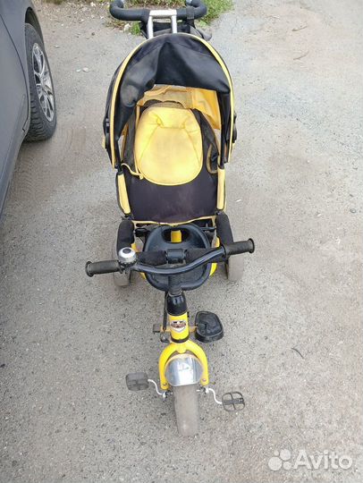 Детский велосипед с ручкой