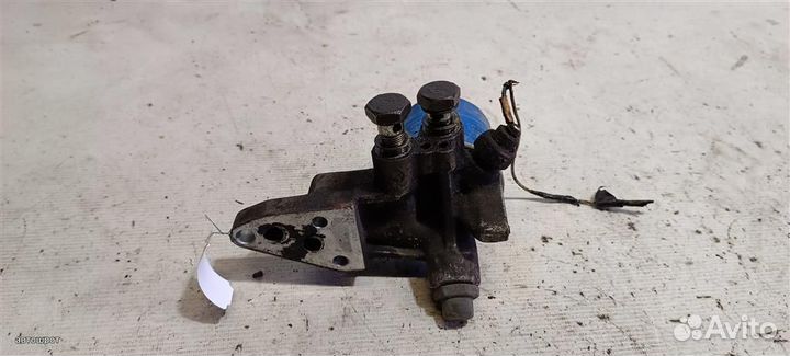 Кронштейн масляного фильтра Mitsubishi Pajero 2 9