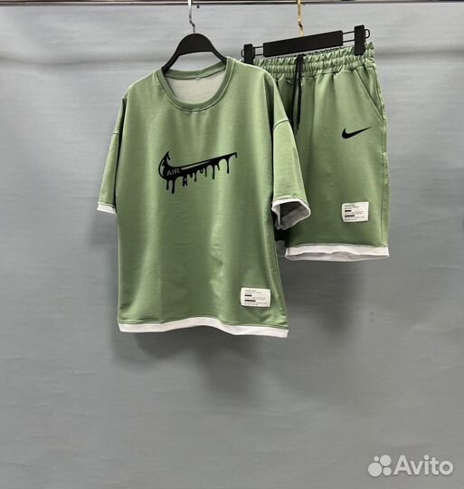 Костюм спортивный Nike (шорты+футболка)