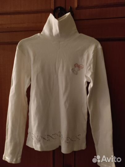 Водолазка белая новая. Подушки перьевые