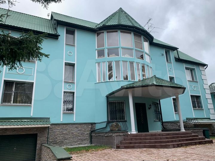 Дом 575,8 м² на участке 15 сот.