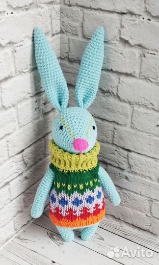 Заяц вязаный