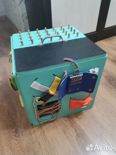 Бизиборд куб