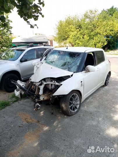 Suzuki Swift 1.3 МТ, 2008, битый, 300 000 км