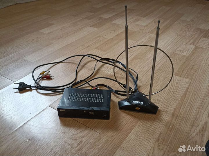 Цифровая приставка Сигнал HD-200