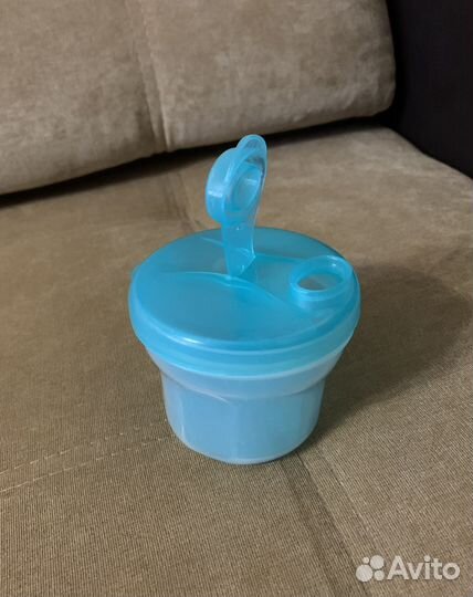 Контейнер-дозатор для смеси