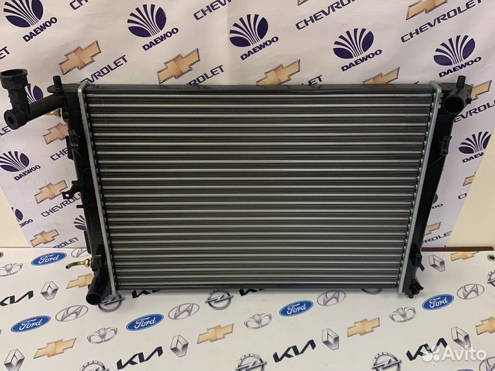 Радиатор охлаждения Kia Ceed (2007-2012) Автомат