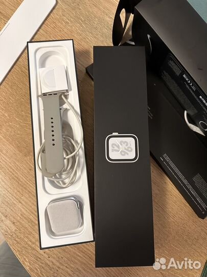 Смарт-часы Apple Watch Series 4 Nike+ 44mm Silver