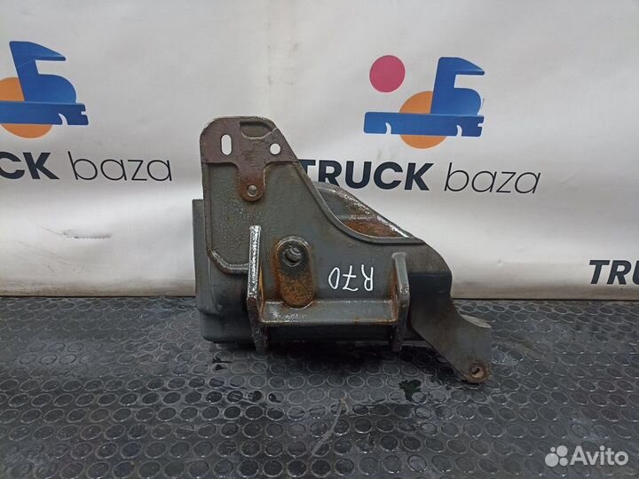 7420820397 Кронштейн рессоры передний левый