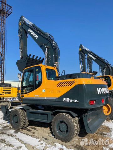 Колёсный экскаватор Hyundai R210W-9S, 2022