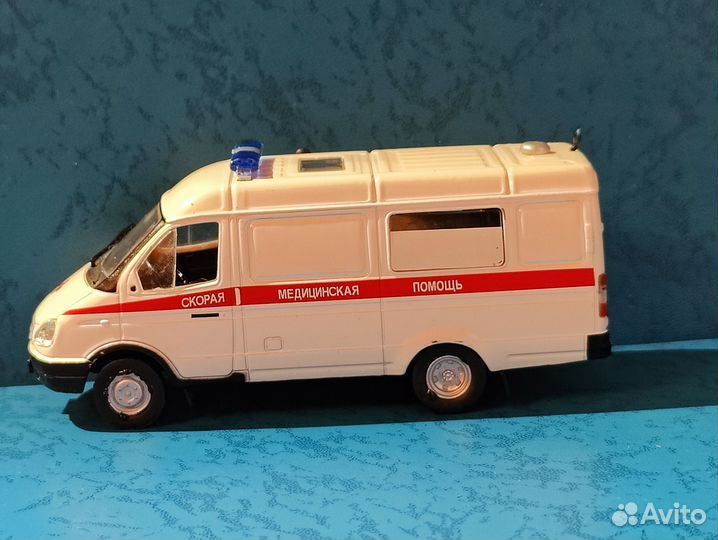 Модель автомобиля газ - 32214 Газель 1/43