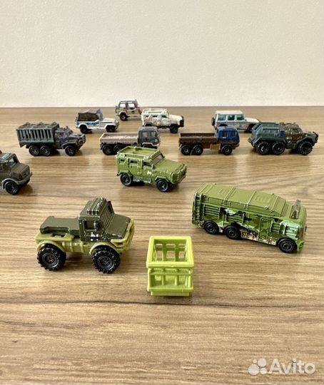 Matchbox машинки Парк юрского периода 12 коллекция