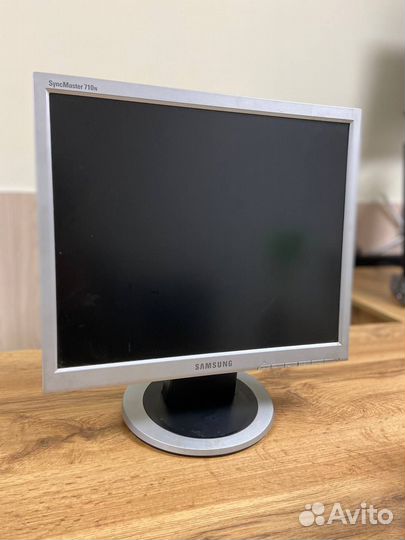 Монитор Samsung SyncMaster 710N
