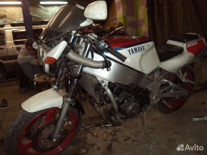 Yamaha FZR 600 рама