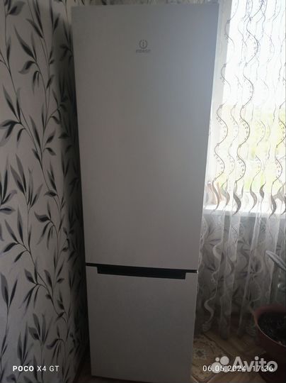 Холодильник бу indesit DS 4200 W сломанный
