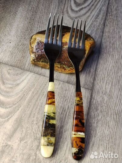 Ложки, вилки с натуральным янтарем