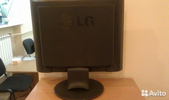 Продаю жк-монитор LG