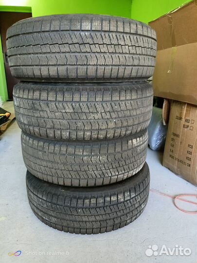 Bridgestone Blizzak Ice 215/60 R17
