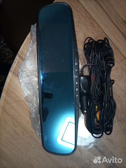 Видео регистратор с задней камерой