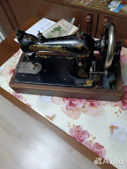 Швейная машинка singer