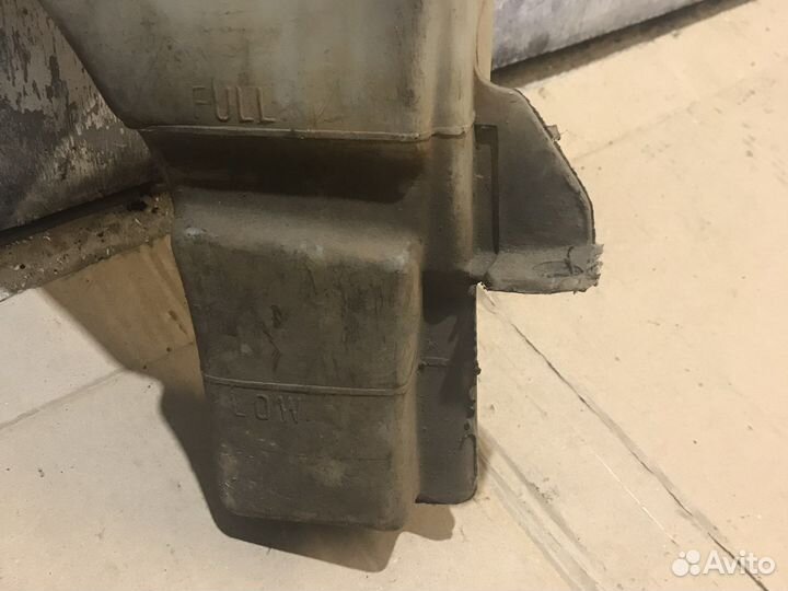 Расширительный бачок Mitsubishi Lancer V