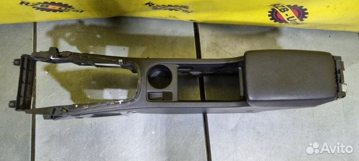 Центральная консоль с подлокотником Opel Astra J