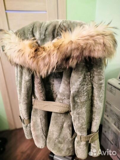 Шуба из мутона с капюшоном