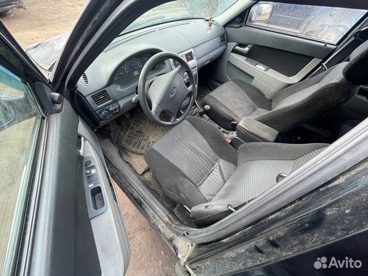 В разборе ваз 217130 приора универсал 2010г