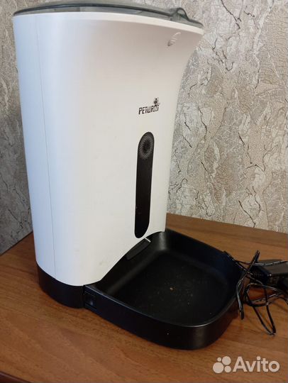 Автоматическая кормушка Petwant PF-102