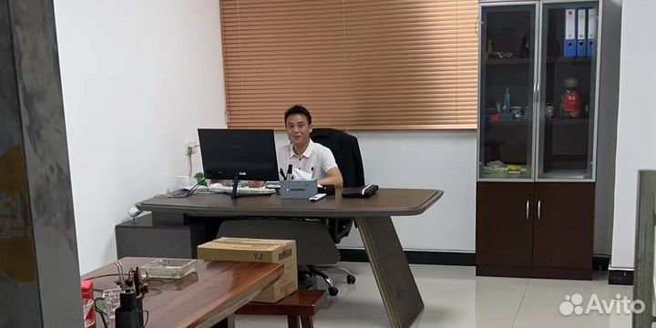 Посредник из Китая