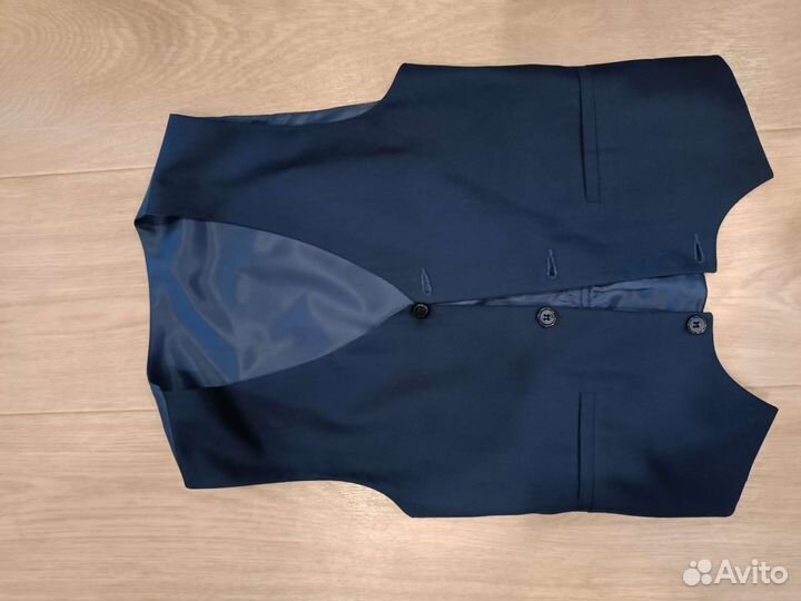 Костюм тройка