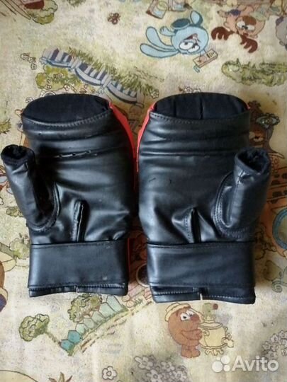 Перчатки для единоборств