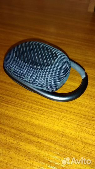 Bluetooth колонка jbl clip 4 / 10 часов