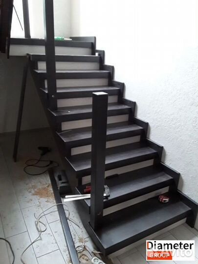 Изготовление красивой лестницы из металла