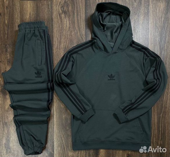 Спортивный костюм Adidas