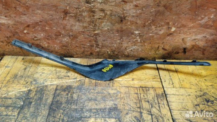 Накладка бампера передняя левая Volvo V40 2019