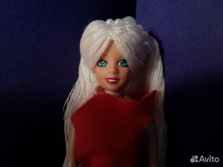 Маленькая кукла для доставки