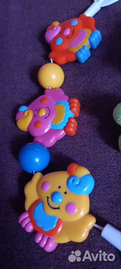 Дуга с игрушками
