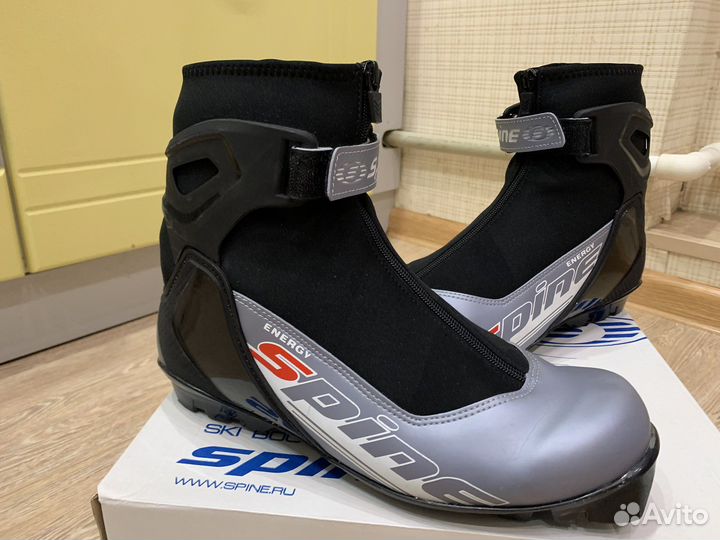 Лыжные ботинки