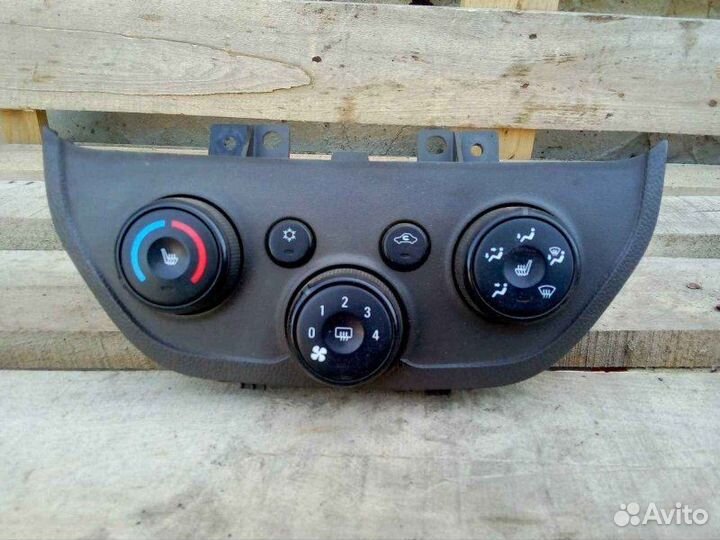 Блок управления отопителем Chevrolet Cobalt 1.5