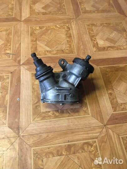 Рулевой редуктор угловой Nissan Largo