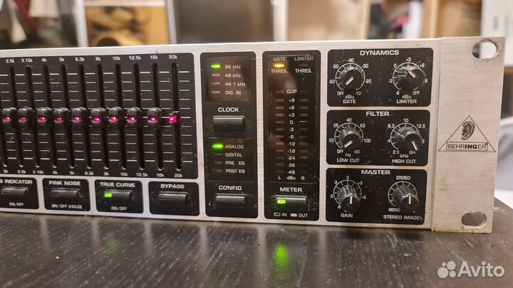 Behringer DEQ1024 цифровой 31 полосный эквалайзер